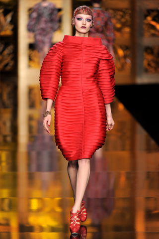 Tapado globo capas rojo Christian Dior